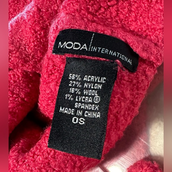 Cowl Neck/Off-The-Shoulder Sweater, Pom-Pom Beanie, and Gloves Set - Picture 7 of 7